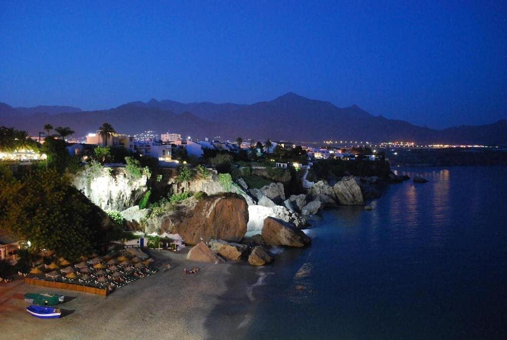 Edificio Verdemar - Stunning 1 Bed Apartment With Pool & Sea Views Nerja Luaran gambar